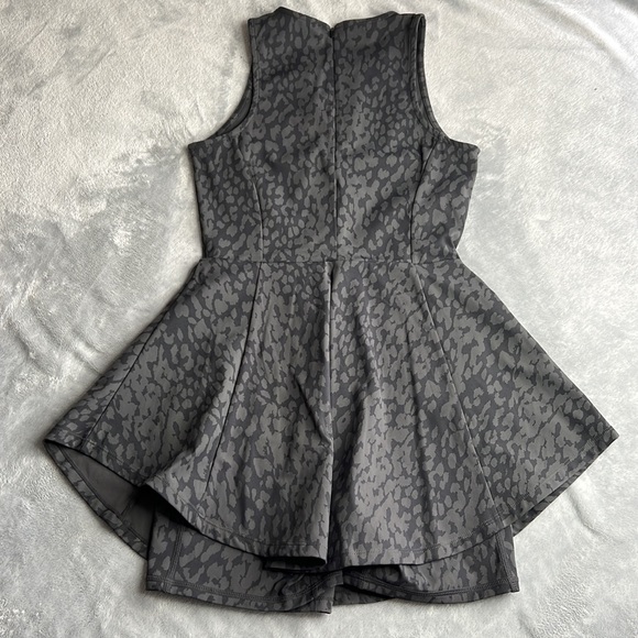 🎯Rare NWOT Varley Tennis Dress Shadow Animal Size Small - Picture 8 of 16